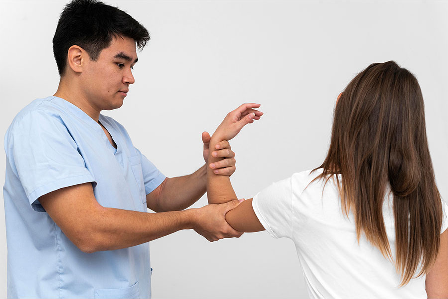 elbow-injury Elbow injuries | Rapharehab